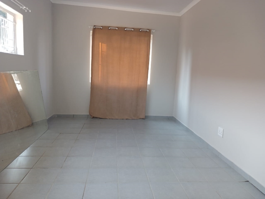 To Let 1 Bedroom Property for Rent in La Hoff North West